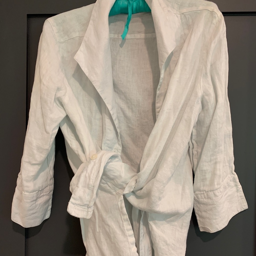White linen button down 3/4 sleeve